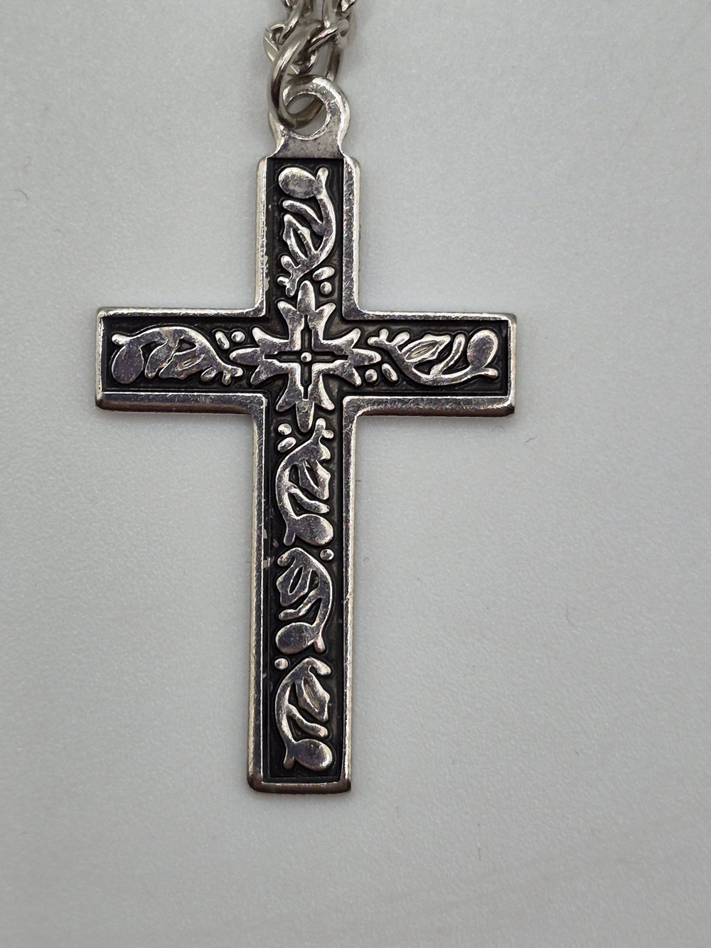 Vtg. Christian Cross Flower/Vine Pendant W/18" Chain, Silvertone & Black Enamel